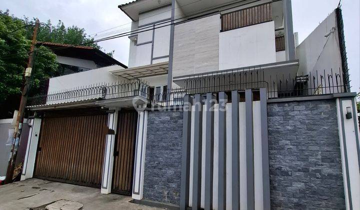 Rumah 2 Lantai Bagus di Sektor 9 Bintaro, Tangerang Selatan 1