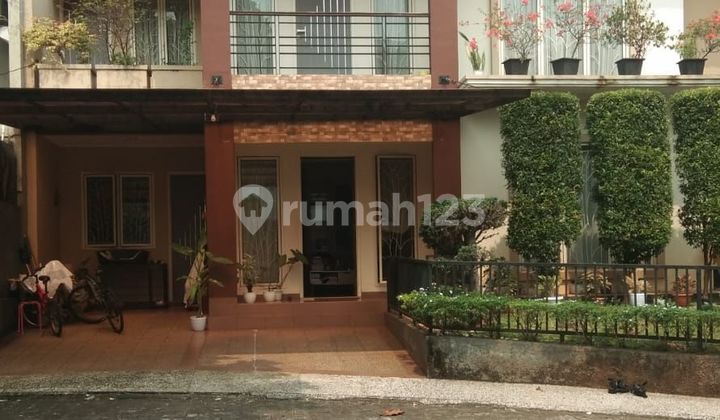 Rumah Lama Dan Terawat Dijual Cepat