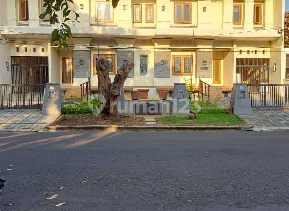 Rumah Clasik Dan Bagus Dijual Cepat 