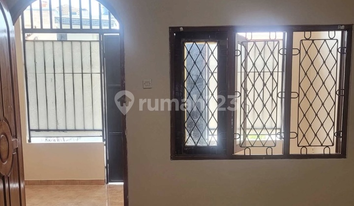 For Rent Rumah 2 Lantai Di Tanah Abang, Jakarta Pusat 2
