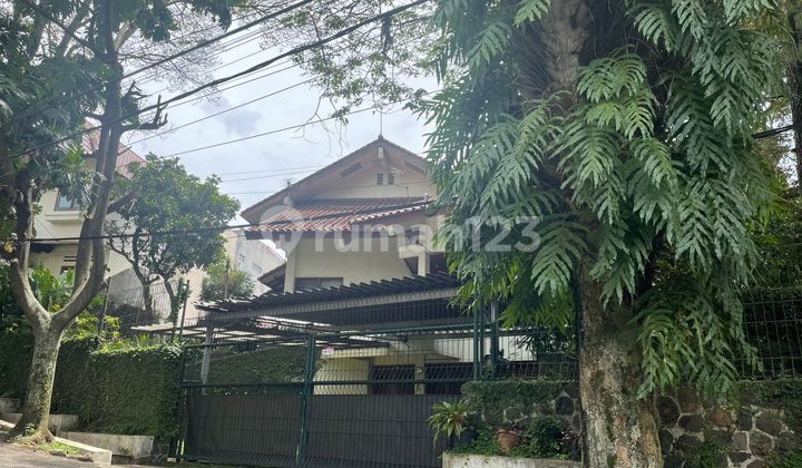 For Sale Rumah Luas 918 M2 di Tubagus Ismail, Bandung