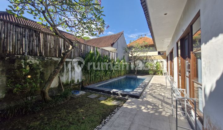 A Guesthouse 5 Bedrooms For Rent In Canggu, Padang Linjong 2