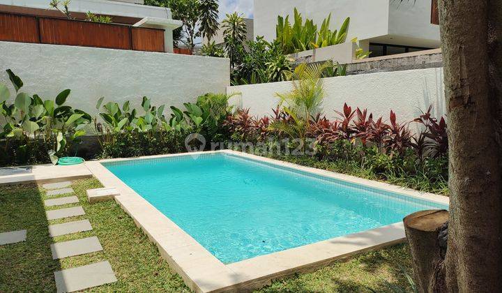 For Rent 2 Bedrooms Modern Style Villa In Pererenan  2