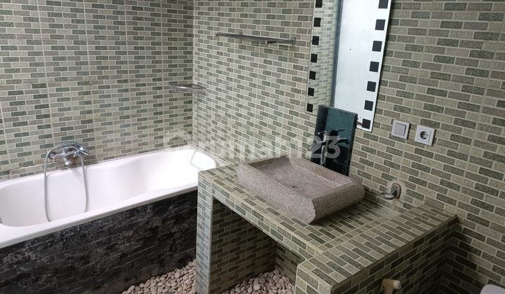 Dijual Homestay dan Toko di Jl. Dewi Sri, Legian, Bali Dijual Homestay dan Toko di Jl. Dewi Sri, Legian, Bali