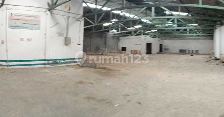 Strategic, Spacious, Flood-Free, Ready-to-Use Warehouse in Daan Mogot, West Jakarta (Van)