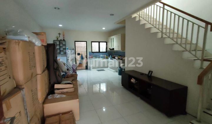 RUMAH MURAH, SIAP HUNI, 2 LANTAI, 3 KAMAR, DEKAT MALL, DI GADING GRIYA RESIDENCE KELAPA GADING ( HE) 