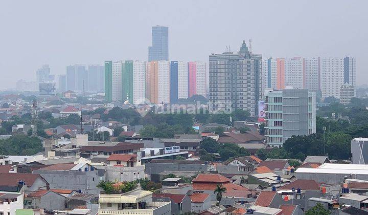 Apartemen strategis, siap huni, lantai sedang, 3 kamar, view city & pool di salemba  jakarta pusat 2