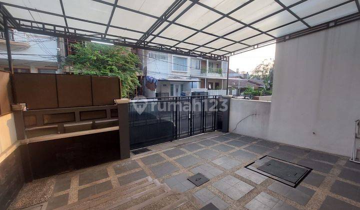 Rumah siap huni, 2 lantai, full PURNISHED, 4 kamar  di Kelapa Gading jakarta utara 2