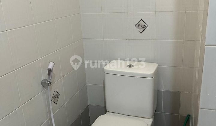 Affordable House, Brand New, Ready to Occupy, 4 Bedrooms, Flood-Free in Kartini, Central Jakarta (Lenny) 2