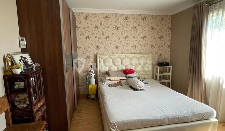 Rumah Mewah, 2 Lantai, 4 Kamar, Bebas Banjir, Diatas Mall, Di The Villas Moi Kelapa Gading Jakarta Utara 2