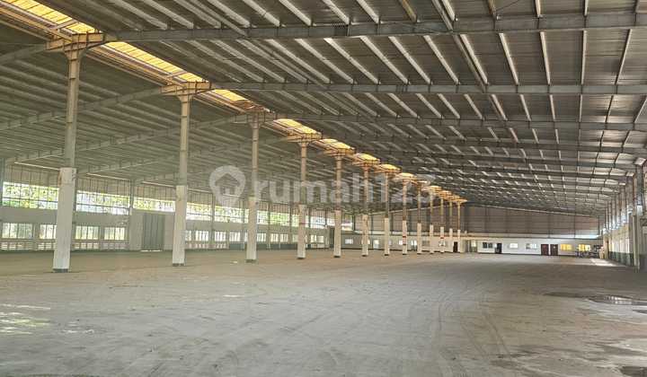 Factory for Rent, Neat Building Ready for Use, Complete Certificate, Located in East Kerawang Industrial Area, West Java