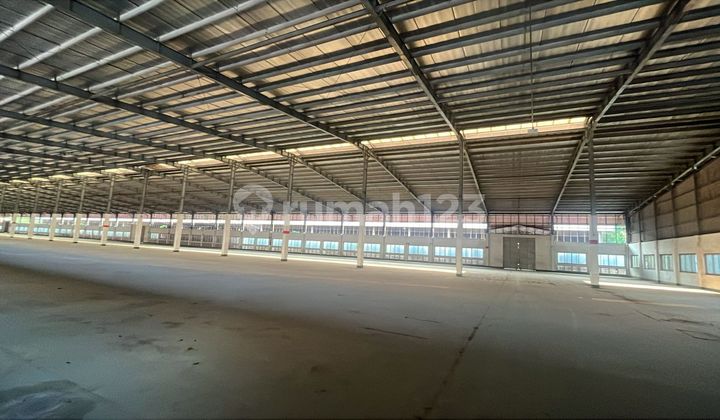 Factory for Rent, Neat Building Ready for Use, Complete Certificate, Located in East Kerawang Industrial Area, West Java