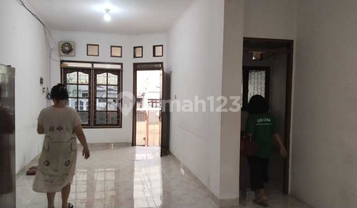 Standard House, Habitable, 1 1/2 Floors, Two-Car Road Row, 3 Bedrooms in Bcs Kelapa Gading North Jakarta (Retha)