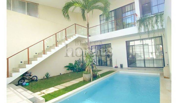 Villa 2 Lantai Furnished SHM di Sanur, Denpasar