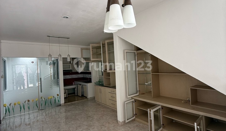 Dijual Rumah Siap Huni Di Emerald Town House Bintaro  2