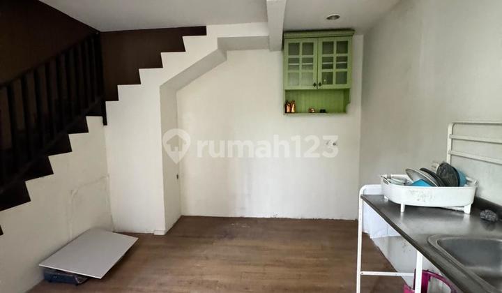 Quick sale, nice 2-story house in Pisok Complex, Bintaro.