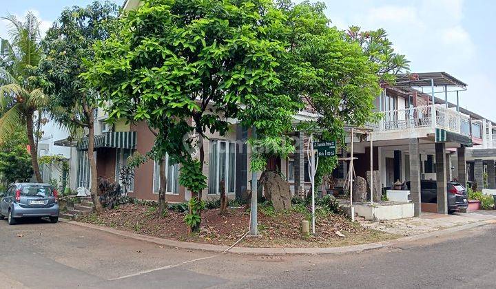 Dijual cepat rumah hoek mewah di Emerald Garden 1