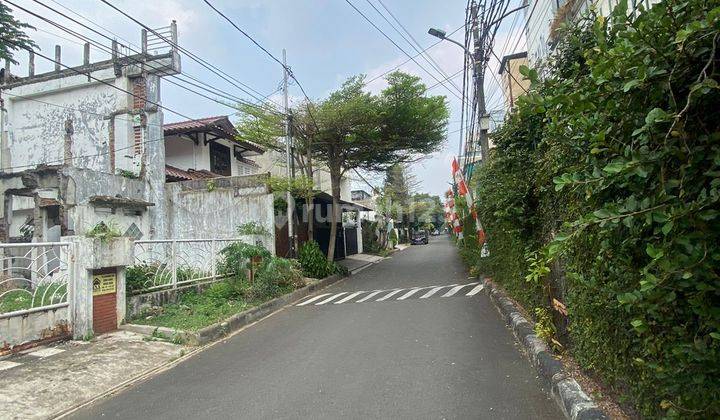 Rumah 3.5 Lantai Dengan Rooftop Dan Kolam Renang di Pondok Indah 2