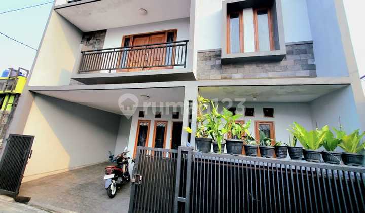 Dijual Cepat! Rumah Furnished 2 Lantai Shm Di Ciledug 