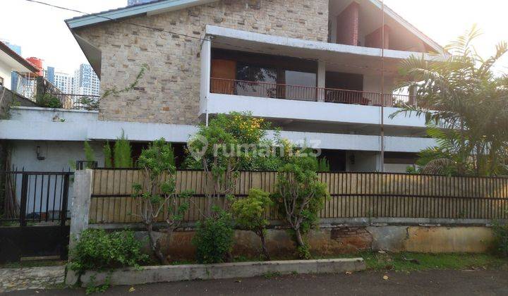 Dijual Rumah Hoek Nyaman di Jl. Dr. Saharjo Tebet 1