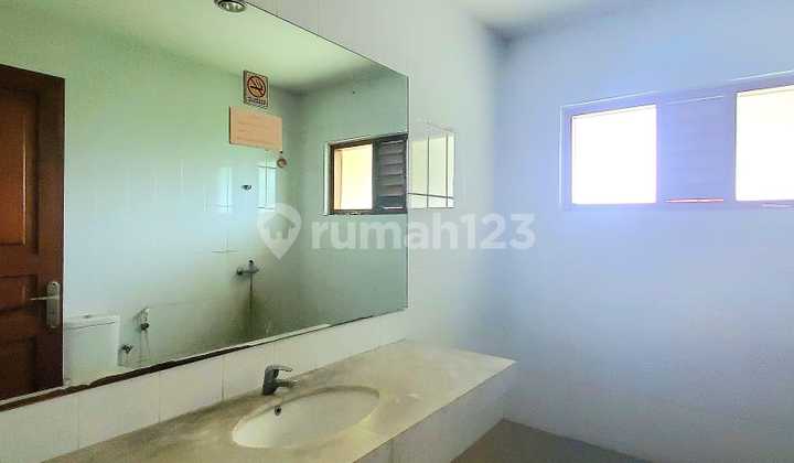Spacious cheap house for rent in Jagakarsa 2