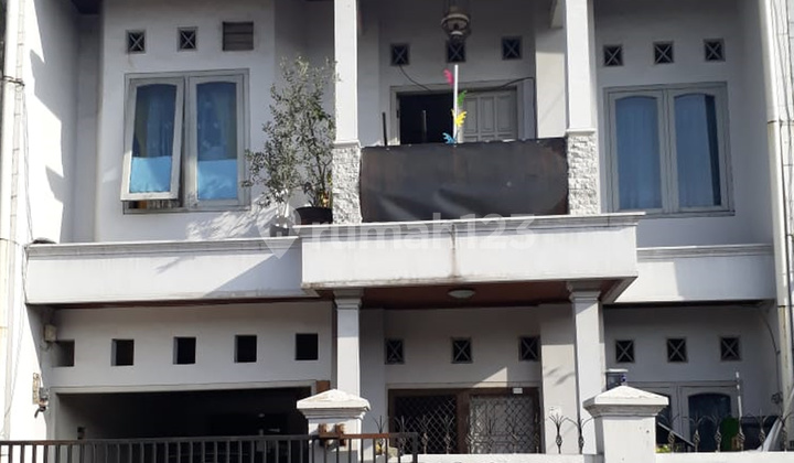 Dijual Rumah Tinggal 2,5 Lantai di Rempoa - Semi Furnished, Lokasi Strategis