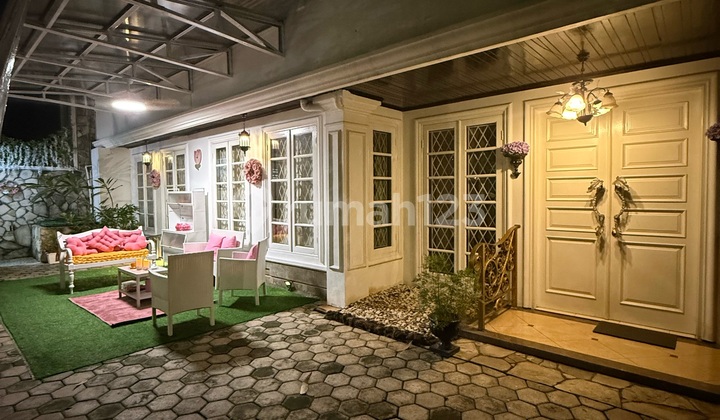 Dijual Rumah A Classic di Tebet Raya Depan Taman