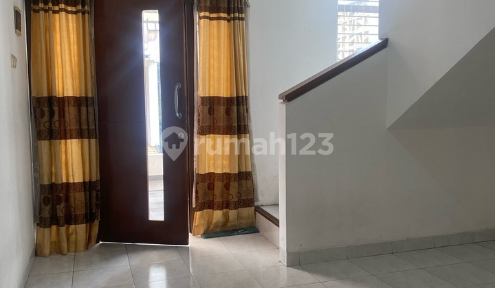 Disewakan Rumah Siap Huni Di Emerald Bintaro Sektor 9