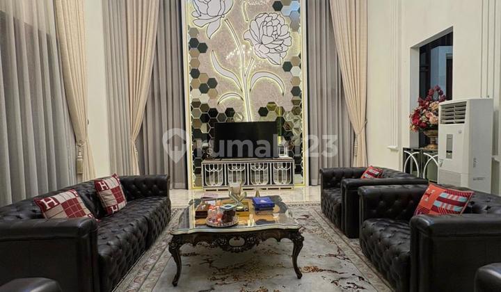 Dijual Rumah Mewah Private Pool di Menteng Bintaro