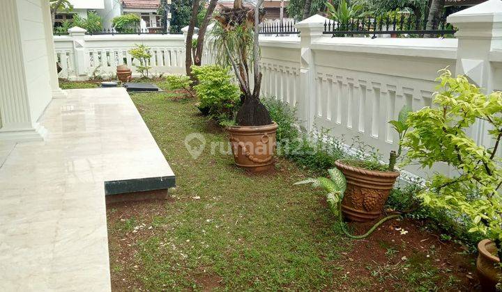 Disewakan Rumah Mewah 2 Lantai Di Pondok Indah Ada Kolam Renang  2