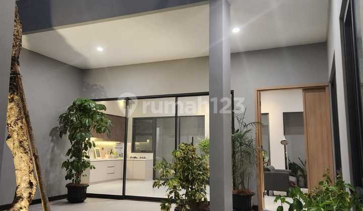 For Sale New Luxury House In The Green, Bsd Lush Environment 2