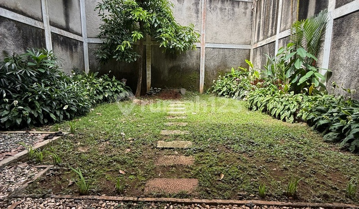 Dijual Rumah Tanah Luas di Discovery Sektor 9 Bintaro