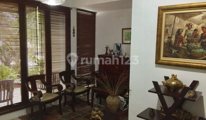 Dijual Rumah 2Lt Semi Furnished di Bintaro Sektor 9