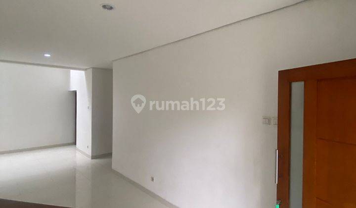 Disewakan Rumah Siap Huni Di Emerald Town House Bintaro Sektor 9 2