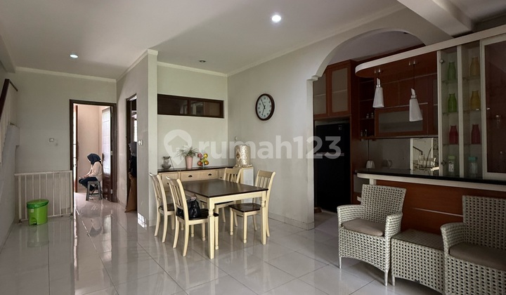 Dijual Rumah Modern Classic Didiscovery Bintaro 2
