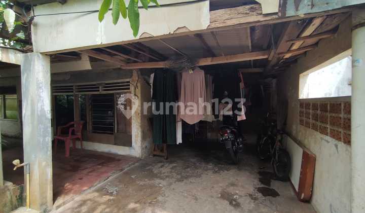For Sale Large Land House in Tanah Kusir - Near Bintaro | Needs Renovation 2