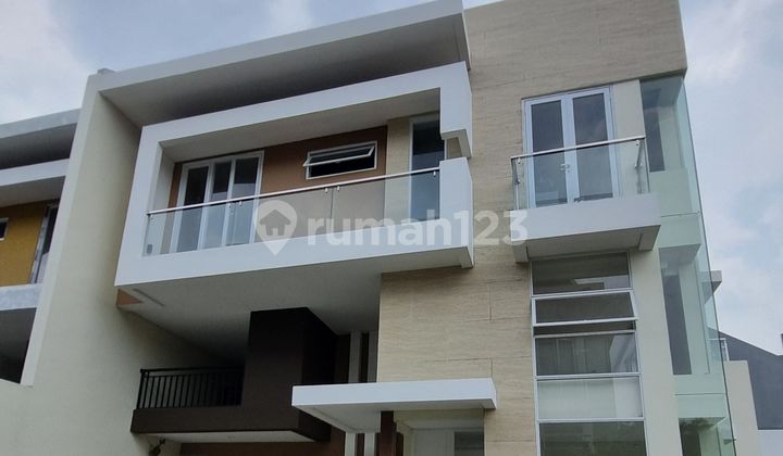 Dijual Rumah Hoek Nyaman di Cluster Simatupang Pasar Minggu