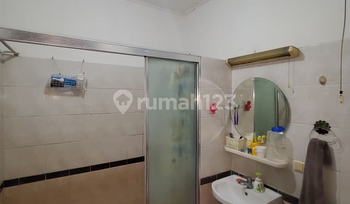 Dijual cepat rumah hoek luas di Taman radio Dalam 2