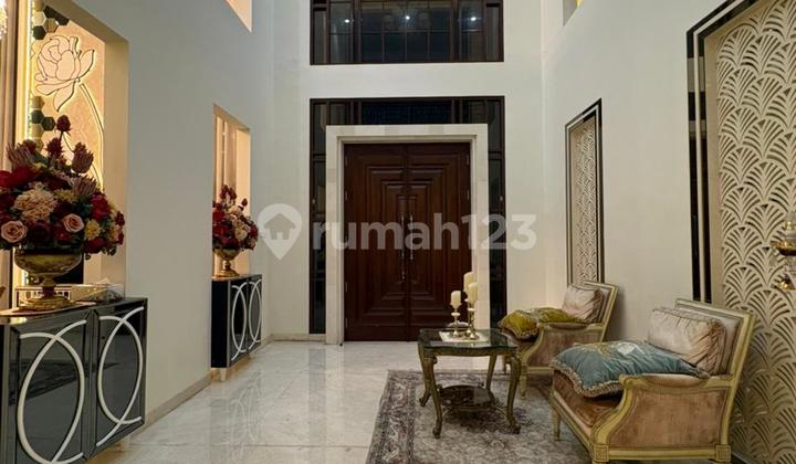 Dijual Rumah Mewah Private Pool di Menteng Bintaro 2
