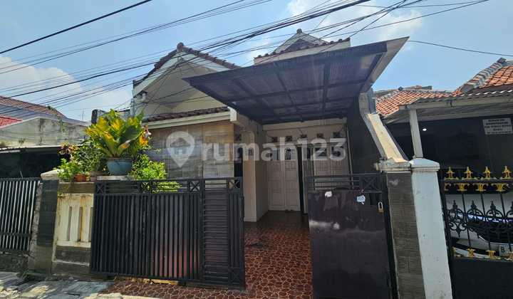 Dijual rumah cantik minimalis di kebon Baru Tebet Dijual rumah cantik minimalis di kebon Baru Tebet