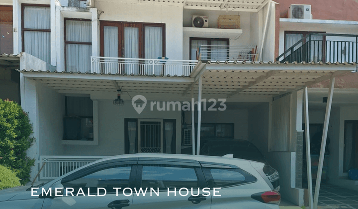 Dijual Rumah Siap Huni di Emerald Town House Bintaro 1