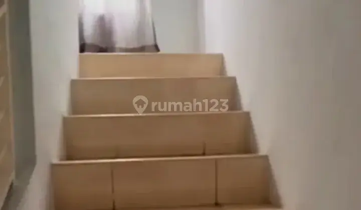 Rumah cantik nyaman siap huni di The Green BSD Rumah di The Green BSD 2 Lantai SHM Bagus