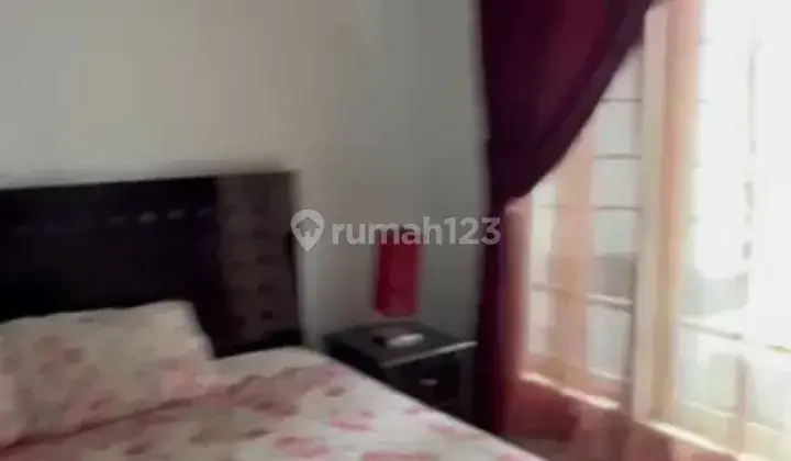 Rumah cantik nyaman siap huni di The Green BSD Rumah di The Green BSD 2 Lantai SHM Bagus