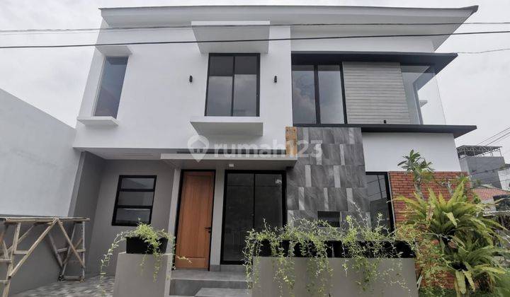 Rumah hoek gaya modern di Bsd Rumah di Griya Loka BSD 2 Lantai SHM Bagus 2