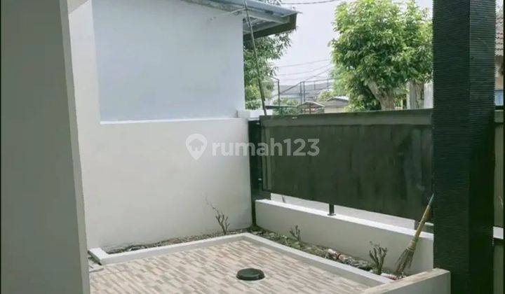 Rumah minimalis modern di lokasi sangat strategis di BSD Rumah di BSD 2 Lantai SHM Bagus 2