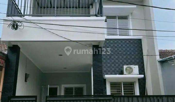 Rumah minimalis modern di lokasi sangat strategis di BSD Rumah di BSD 2 Lantai SHM Bagus 1