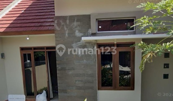 Well-maintained beautiful house in Puri Dago Antapani. Well-maintained beautiful house in Puri Dago Antapani.