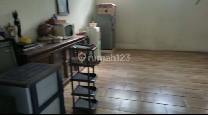 Rumah Strategis Terawat di Jalan Kolonel Masturi Kota Cimahi 2