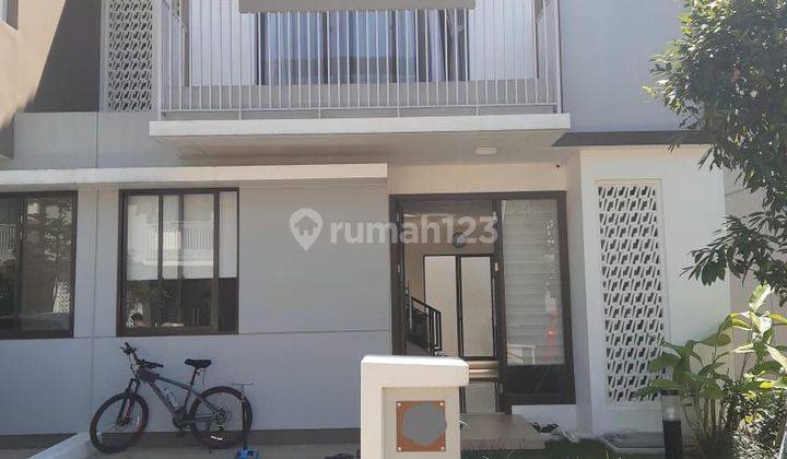 Rumah cantik terawat cluster Cyntia summarecon 1