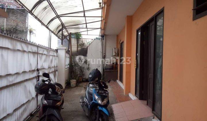 Rumah strategis sayap di Jalan Karapitan  1